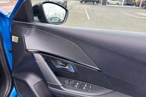 KP25LOA PEUGEOT 208 1.2 PureTech GT Euro 6 (s/s) 5dr Thumbnail #20