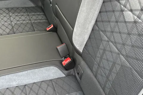 YS25HXO Volkswagen T-Roc 1.5 TSI R-Line 5dr DSG, **19 INCH BLACK MISANO ALLOYS** Thumbnail #31