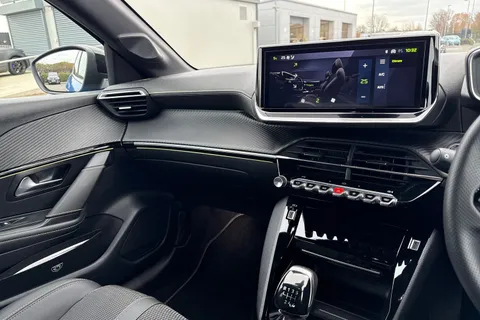 KP25LOA PEUGEOT 208 1.2 PureTech GT Euro 6 (s/s) 5dr Thumbnail #42