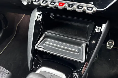 KP25LOA PEUGEOT 208 1.2 PureTech GT Euro 6 (s/s) 5dr Thumbnail #54