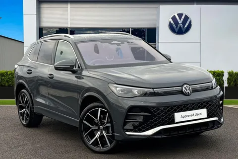 YN75WKJ Volkswagen Tiguan 1.5 TSI eHybrid R-Line 5dr DSG, PAN ROOF, ELECTRIC TAILGATE Thumbnail #1