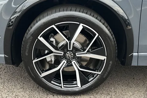 YN75WKJ Volkswagen Tiguan 1.5 TSI eHybrid R-Line 5dr DSG, PAN ROOF, ELECTRIC TAILGATE Thumbnail #10