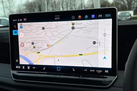 YN75WKJ Volkswagen Tiguan 1.5 TSI eHybrid R-Line 5dr DSG, PAN ROOF, ELECTRIC TAILGATE Thumbnail #16