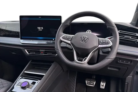 YN75WKJ Volkswagen Tiguan 1.5 TSI eHybrid R-Line 5dr DSG, PAN ROOF, ELECTRIC TAILGATE Thumbnail #17