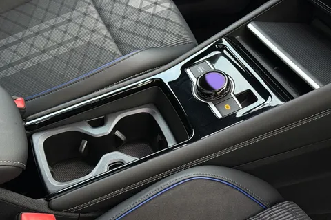 YN75WKJ Volkswagen Tiguan 1.5 TSI eHybrid R-Line 5dr DSG, PAN ROOF, ELECTRIC TAILGATE Thumbnail #22