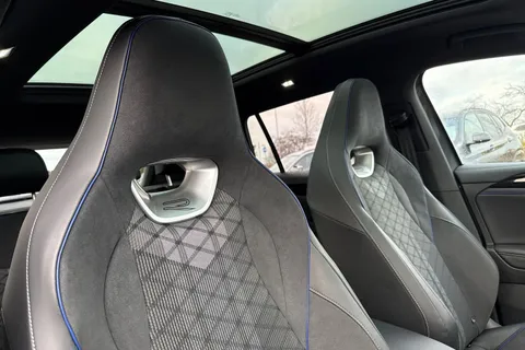 YN75WKJ Volkswagen Tiguan 1.5 TSI eHybrid R-Line 5dr DSG, PAN ROOF, ELECTRIC TAILGATE Thumbnail #23