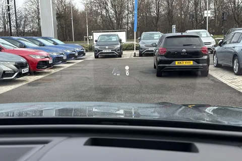 YN75WKJ Volkswagen Tiguan 1.5 TSI eHybrid R-Line 5dr DSG, PAN ROOF, ELECTRIC TAILGATE Thumbnail #40