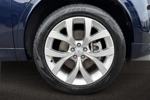 9 of 51 for Land Rover Discovery Sport 1.5 P300e 12.2kWh Urban Edition SUV 5dr Petrol Plug-in Hybrid Auto 4WD Euro 6 (s/s) (309 ps)