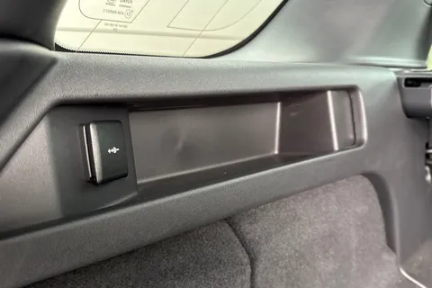 28 of 51 for Land Rover Discovery Sport 1.5 P300e 12.2kWh Urban Edition SUV 5dr Petrol Plug-in Hybrid Auto 4WD Euro 6 (s/s) (309 ps)