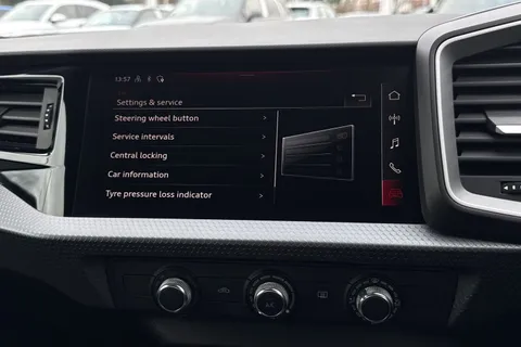 BJ73XSZ Audi A1 Sport 25 TFSI 95 PS S tronic Thumbnail #32