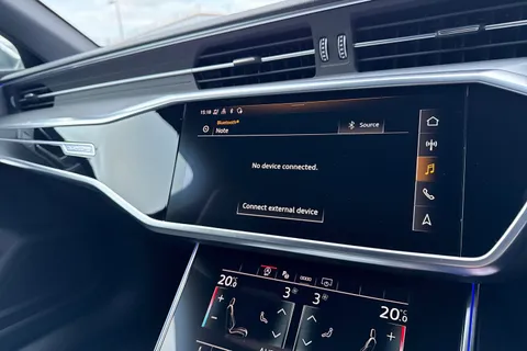 WG70WRF Audi RS 6 RS 6 TFSI Quattro 5dr Tiptronic Thumbnail #36