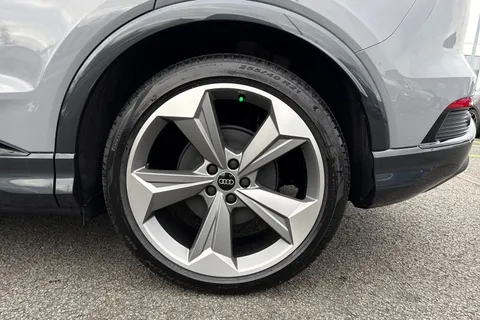  Audi Q4 e-tron 45 Black Edition Auto 5dr 82kWh Thumbnail #12
