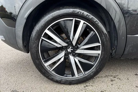 WU71OCE PEUGEOT 3008 1.6 13.2kWh GT e-EAT 4WD Euro 6 (s/s) 5dr Thumbnail #11