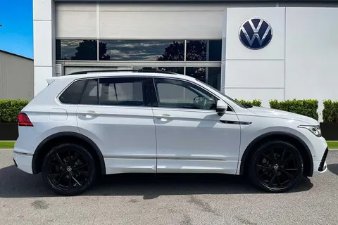 BJ70XYN Volkswagen Tiguan 2.0 TDI 4Motion R-Line 5dr DSG Thumbnail #3