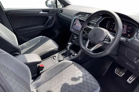 BJ70XYN Volkswagen Tiguan 2.0 TDI 4Motion R-Line 5dr DSG Thumbnail #8