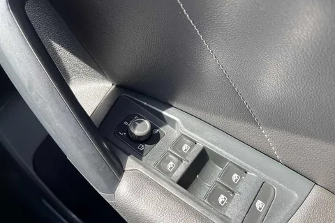 BJ70XYN Volkswagen Tiguan 2.0 TDI 4Motion R-Line 5dr DSG Thumbnail #25