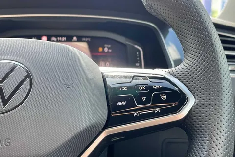 BJ70XYN Volkswagen Tiguan 2.0 TDI 4Motion R-Line 5dr DSG Thumbnail #28