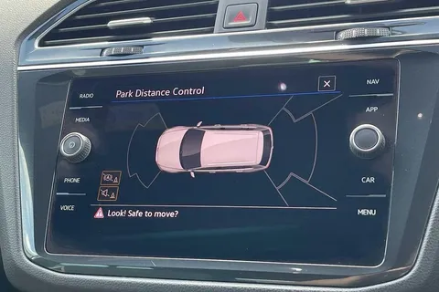 BJ70XYN Volkswagen Tiguan 2.0 TDI 4Motion R-Line 5dr DSG Thumbnail #37