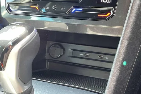 BJ70XYN Volkswagen Tiguan 2.0 TDI 4Motion R-Line 5dr DSG Thumbnail #42