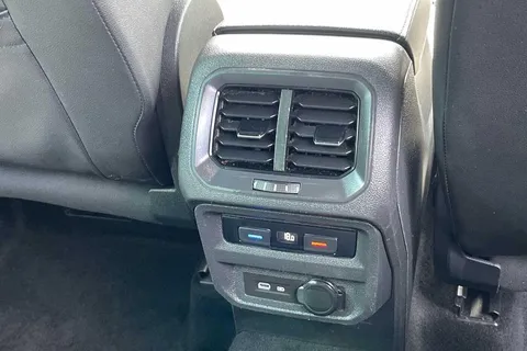 BJ70XYN Volkswagen Tiguan 2.0 TDI 4Motion R-Line 5dr DSG Thumbnail #48