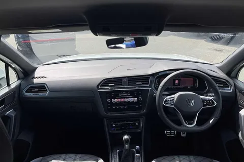 BJ70XYN Volkswagen Tiguan 2.0 TDI 4Motion R-Line 5dr DSG Thumbnail #49