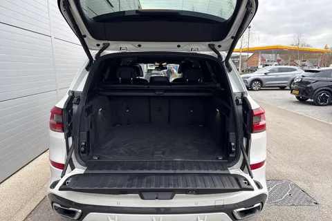 YH19LDG BMW X5 3.0 30d M Sport Auto xDrive Euro 6 (s/s) 5dr Thumbnail #10