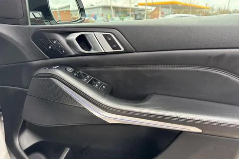 YH19LDG BMW X5 3.0 30d M Sport Auto xDrive Euro 6 (s/s) 5dr Thumbnail #18