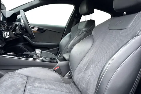 LO71YBE Audi A4 35 TFSI Black Edition 4dr S Tronic Thumbnail #12