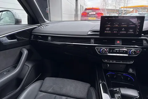 LO71YBE Audi A4 35 TFSI Black Edition 4dr S Tronic Thumbnail #16
