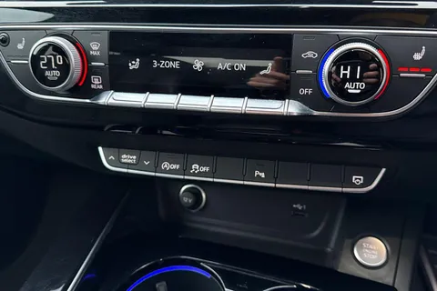 LO71YBE Audi A4 35 TFSI Black Edition 4dr S Tronic Thumbnail #20