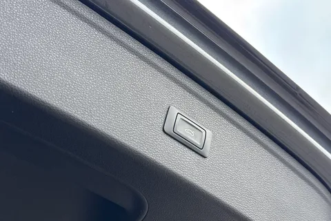 ND68JBU Audi Q5 40 TDI Quattro S Line 5dr S Tronic Thumbnail #31