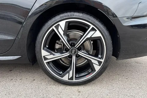 LO71YBE Audi A4 35 TFSI Black Edition 4dr S Tronic Thumbnail #25