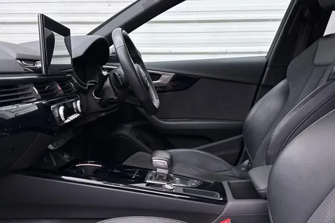 LO71YBE Audi A4 35 TFSI Black Edition 4dr S Tronic Thumbnail #33