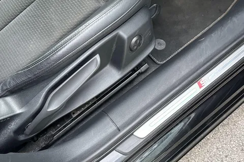 LO71YBE Audi A4 35 TFSI Black Edition 4dr S Tronic Thumbnail #39