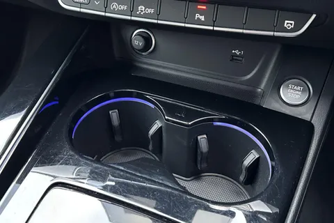 LO71YBE Audi A4 35 TFSI Black Edition 4dr S Tronic Thumbnail #60