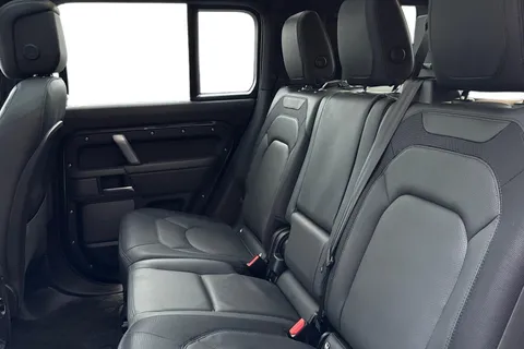 FG24NGU Land Rover Defender 3.0 D300 X-Dynamic HSE 110 5dr Auto [7 Seat] Thumbnail #4