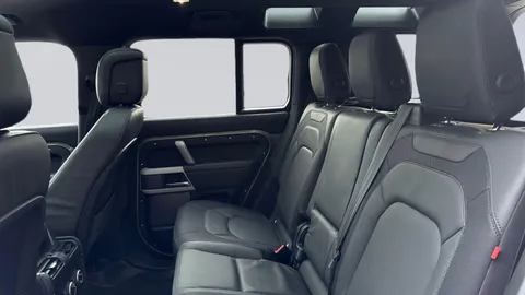 KR24BXS Land Rover Defender 3.0 D300 X-Dynamic HSE 110 5dr Auto [7 Seat] Thumbnail #4