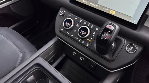 KR24BXS Land Rover Defender 3.0 D300 X-Dynamic HSE 110 5dr Auto [7 Seat] Thumbnail #13