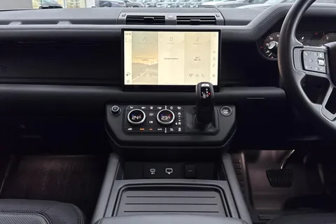 FG24NGU Land Rover Defender 3.0 D300 X-Dynamic HSE 110 5dr Auto [7 Seat] Thumbnail #14
