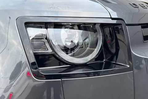 FG24NGU Land Rover Defender 3.0 D300 X-Dynamic HSE 110 5dr Auto [7 Seat] Thumbnail #17