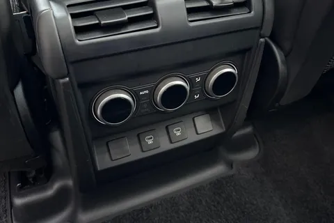 FG24NGU Land Rover Defender 3.0 D300 X-Dynamic HSE 110 5dr Auto [7 Seat] Thumbnail #18