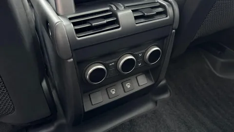 KR24BXS Land Rover Defender 3.0 D300 X-Dynamic HSE 110 5dr Auto [7 Seat] Thumbnail #18