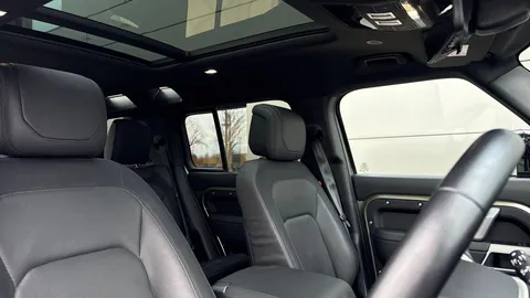 KR24BXS Land Rover Defender 3.0 D300 X-Dynamic HSE 110 5dr Auto [7 Seat] Thumbnail #21