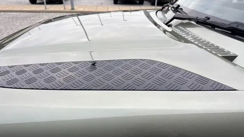 KR24BXS Land Rover Defender 3.0 D300 X-Dynamic HSE 110 5dr Auto [7 Seat] Thumbnail #28