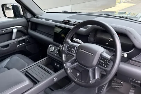 FG24NGU Land Rover Defender 3.0 D300 X-Dynamic HSE 110 5dr Auto [7 Seat] Thumbnail #32
