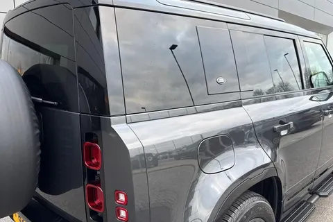 FG24NGU Land Rover Defender 3.0 D300 X-Dynamic HSE 110 5dr Auto [7 Seat] Thumbnail #34