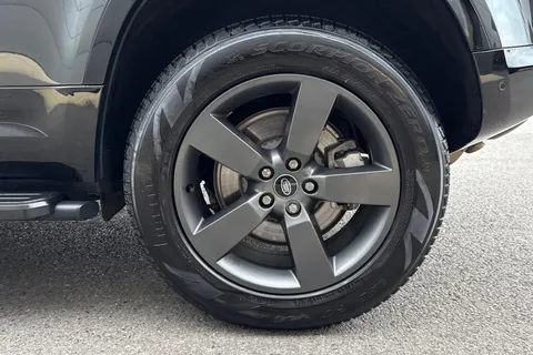 FG24NGU Land Rover Defender 3.0 D300 X-Dynamic HSE 110 5dr Auto [7 Seat] Thumbnail #36