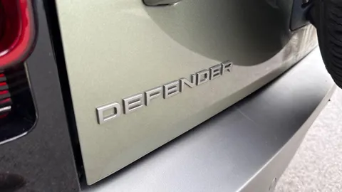 KR24BXS Land Rover Defender 3.0 D300 X-Dynamic HSE 110 5dr Auto [7 Seat] Thumbnail #35