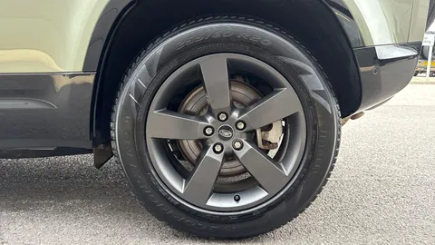 KR24BXS Land Rover Defender 3.0 D300 X-Dynamic HSE 110 5dr Auto [7 Seat] Thumbnail #37