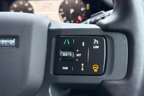 FG24NGU Land Rover Defender 3.0 D300 X-Dynamic HSE 110 5dr Auto [7 Seat] Thumbnail #43